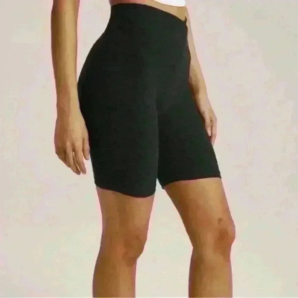 NWT Beyond Yoga Spacedye @ Your Leisure High Waisted 7" Short SZ M Darkest Night - Picture 2 of 4